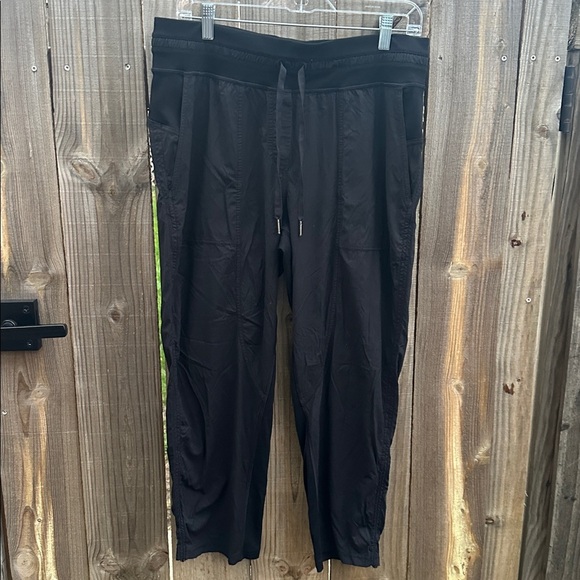 Lululemon Dance Studio Crop *25" Size 10 - Picture 1 of 8